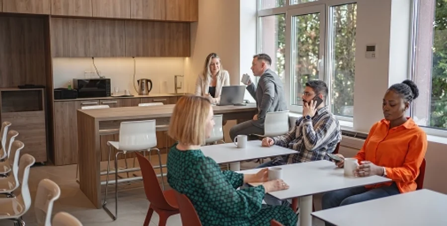 Professional Work Environment Enjoy modern office spaces designed to enhance productivity and business efficiency.
Create a strong impression with premium interiors and professional facilities.